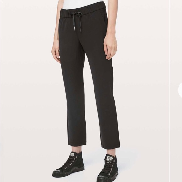 🍋lululemon On the Fly black pant❤️Thin and comfy! - Picture 16 of 16
